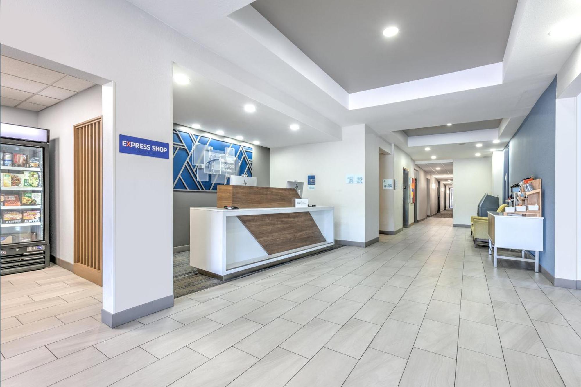 Holiday Inn Express Hotel & Suites Marshall By Ihg Exterior foto