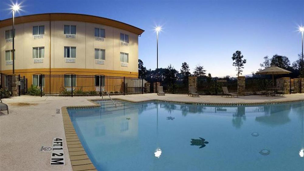 Holiday Inn Express Hotel & Suites Marshall By Ihg Exterior foto